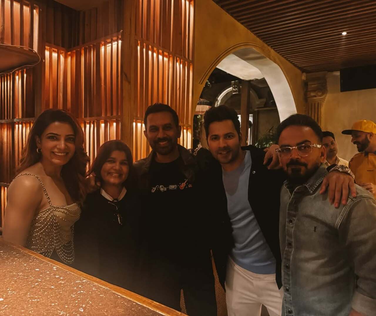 Surrounded by familiar Bollywood faces, Samantha and Raj appear comfortable and happy, sparking more curiosity. Their body language hints at ease and familiarity amidst a star-studded setting